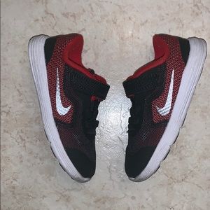 Nike Boys Revolution 3 Running Sneakers